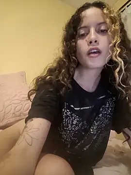 Snapshot of frikigyal chatting on 03-23-25, 02:48 frikigyal online show from 03-23-25, 02:48