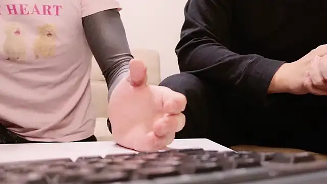 Snapshot of Hanabi-hentai chatting on 12-15-24, 12:38 Hanabi-hentai online show from 12-15-24, 12:38