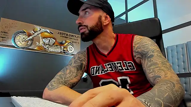 AronGrant online show from 11-23-25, 11:20