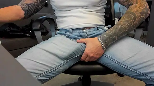 AronGrant online show from 10-18-25, 09:11