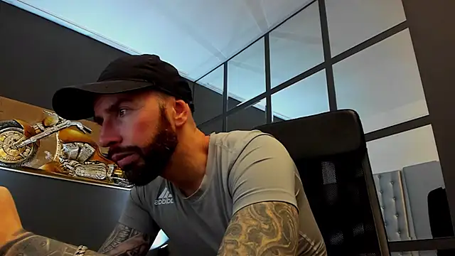 AronGrant online show from 02-25-26, 10:04