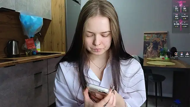 Snapshot of doll_lol_ chatting on 02-05-25, 06:04 doll lol online show from 02-05-25, 06:04