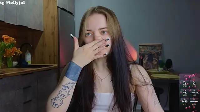 Snapshot of doll_lol_ chatting on 03-12-25, 08:20 doll lol online show from 03-12-25, 08:20