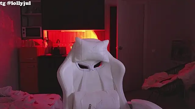 Snapshot of doll_lol_ chatting on 09-23-25, 07:10 doll lol online show from 09-23-25, 07:10