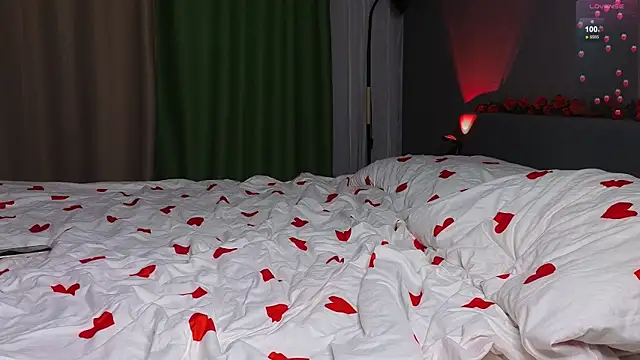 Snapshot of doll_lol_ chatting on 02-16-25, 08:44 doll lol online show from 02-16-25, 08:44