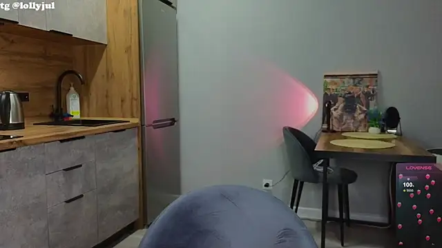 Snapshot of doll_lol_ chatting on 02-27-25, 12:36 doll lol online show from 02-27-25, 12:36