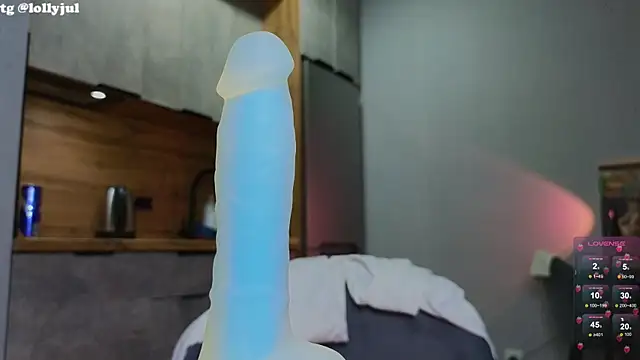 Snapshot of doll_lol_ chatting on 03-17-25, 11:13 doll lol online show from 03-17-25, 11:13