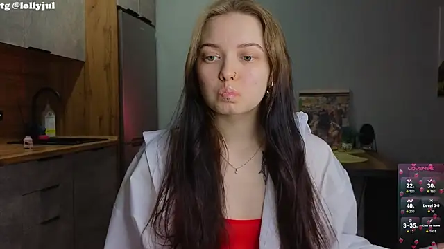 Snapshot of doll_lol_ chatting on 03-08-25, 07:42 doll lol online show from 03-08-25, 07:42