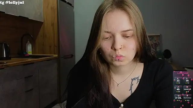 Snapshot of doll_lol_ chatting on 03-03-25, 10:31 doll lol online show from 03-03-25, 10:31