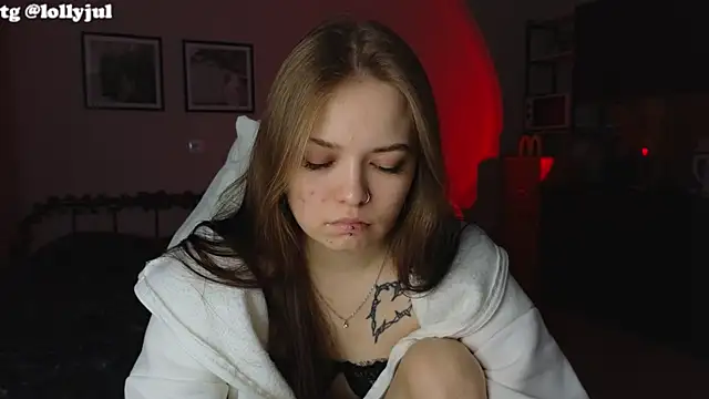 Snapshot of doll_lol_ chatting on 09-10-25, 08:08 doll lol online show from 09-10-25, 08:08