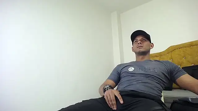 Chris Dick23 online show from 06-20-26, 03:33
