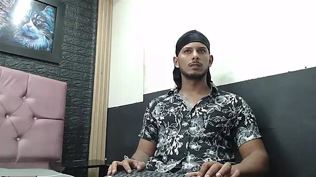 Chris Dick23 online show from 10-17-25, 04:38