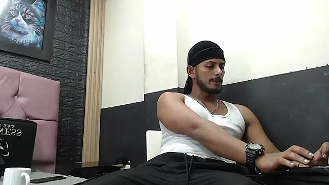 Chris Dick23 online show from 09-12-25, 05:40