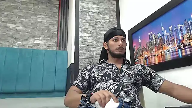 Chris Dick23 online show from 11-23-25, 06:23