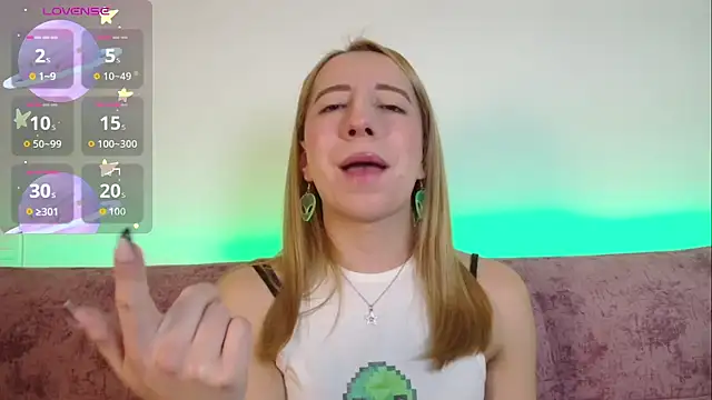 Miiaa doll online show from 11-15-25, 02:26