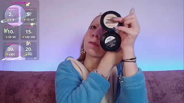 Miiaa doll online show from 10-28-25, 11:53