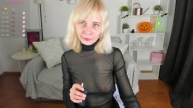 ElzaGlower online show from 10-31-25, 01:57