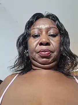 Snapshot of Lucylin12 chatting on 07-01-26, 02:39 Lucylin12 online show from 07-01-26, 02:39