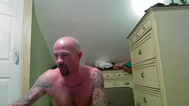 Snapshot of Kinkster615 chatting on 02-14-25, 05:51 Kinkster615 online show from 02-14-25, 05:51