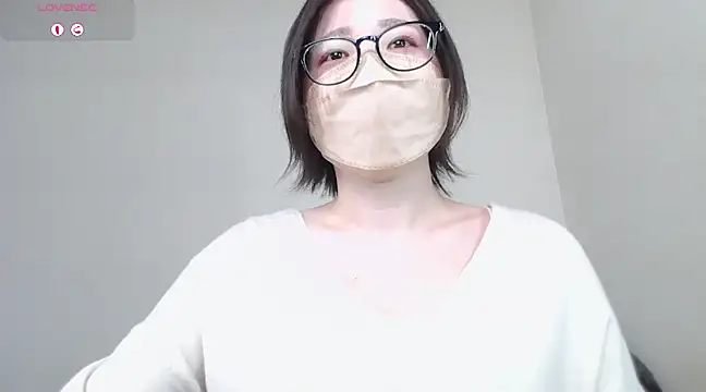 Snapshot of _NOA-chan_ chatting on 02-15-25, 03:17  NOA-chan  online show from 02-15-25, 03:17