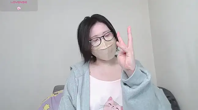 Snapshot of _NOA-chan_ chatting on 03-01-25, 03:38  NOA-chan  online show from 03-01-25, 03:38