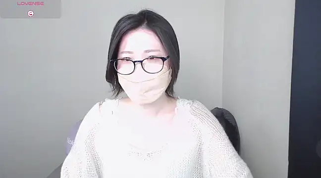 Snapshot of _NOA-chan_ chatting on 03-08-25, 03:35  NOA-chan  online show from 03-08-25, 03:35