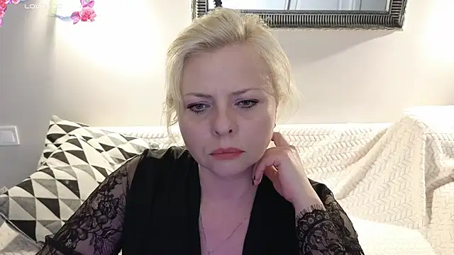 Snapshot of Gray_swann chatting on 03-07-25, 08:22 Gray swann online show from 03-07-25, 08:22