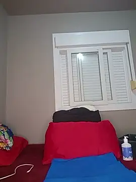 Snapshot of Su_Duarte_1 chatting on 05-24-26, 10:31 Su Duarte 1 online show from 05-24-26, 10:31