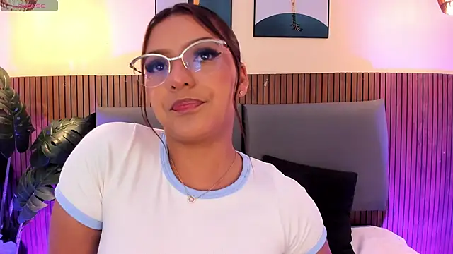 NicolleeEvanss online show from 05-08-26, 10:52
