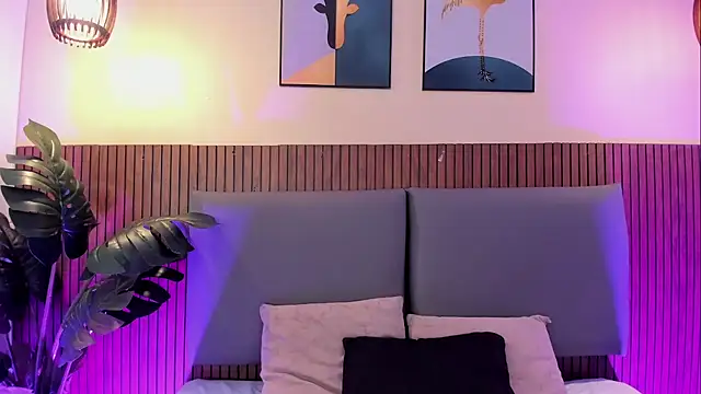 NicolleeEvanss online show from 05-29-26, 12:00