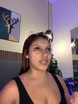 NicolleeEvanss online show from 06-18-26, 11:04