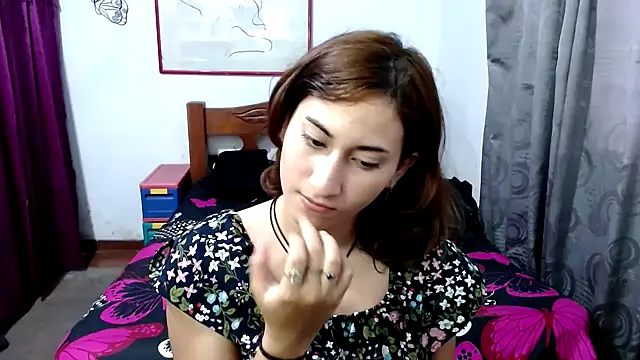 LadyMilk003 online show from 09-19-25, 03:27