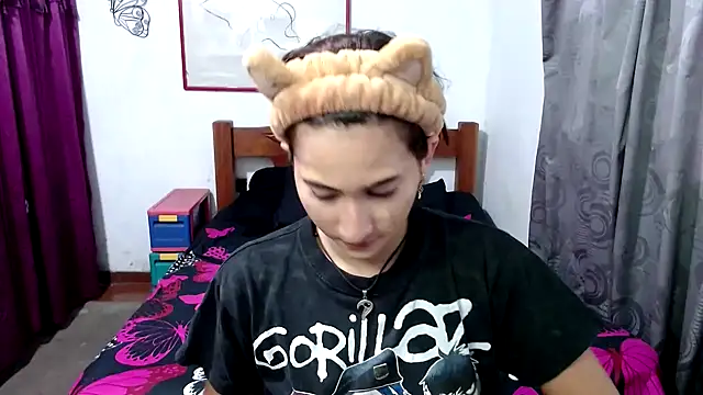 LadyMilk003 online show from 09-16-25, 03:24