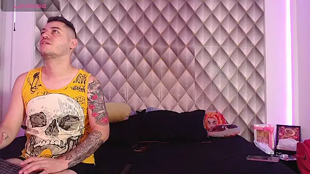 Snapshot of CoupleSwingerLatin chatting on 02-24-26, 02:29 CoupleSwingerLatin online show from 02-24-26, 02:29