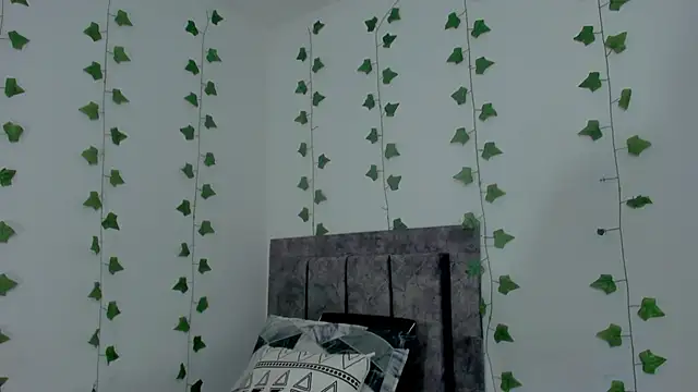 Miaa Garcia online show from 05-12-26, 10:38