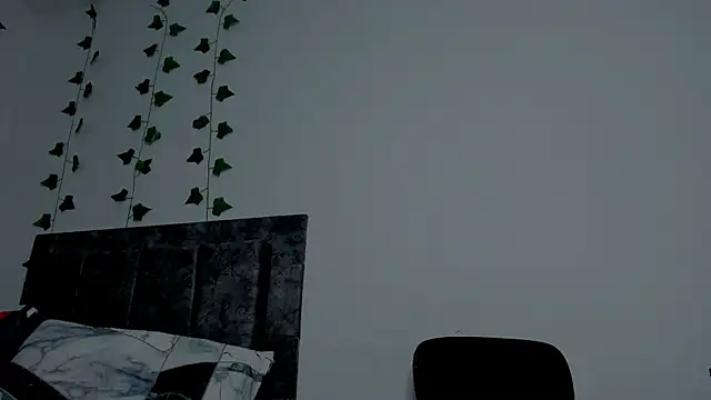 Miaa Garcia online show from 10-11-25, 08:43