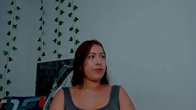 Miaa Garcia online show from 10-15-25, 09:23