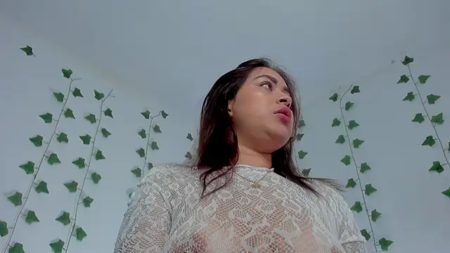 Miaa Garcia online show from 04-06-26, 10:22