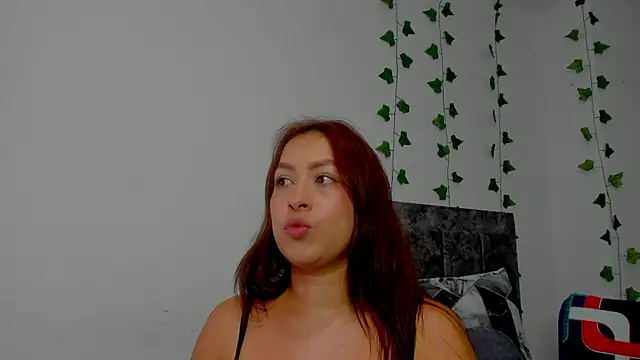 Miaa Garcia online show from 10-17-25, 09:05