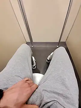 Snapshot of sevvvvsevvvv1 chatting on 02-21-26, 12:40 sevvvvsevvvv1 online show from 02-21-26, 12:40