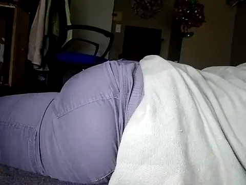 Snapshot of missthickness35_Pika chatting on 09-28-25, 09:33 missthickness35 Pika online show from 09-28-25, 09:33