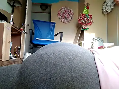 Snapshot of missthickness35_Pika chatting on 09-18-25, 01:25 missthickness35 Pika online show from 09-18-25, 01:25