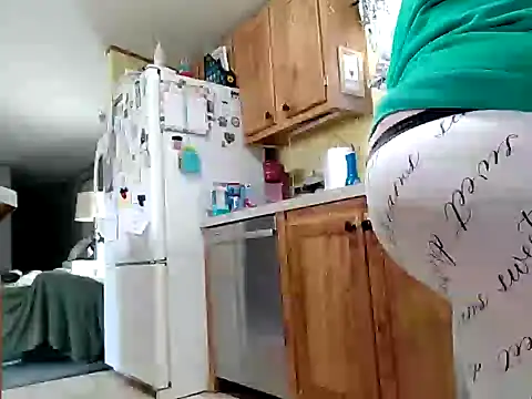 Snapshot of missthickness35_Pika chatting on 03-03-25, 06:03 missthickness35 Pika online show from 03-03-25, 06:03