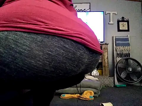 Snapshot of missthickness35_Pika chatting on 10-22-25, 07:30 missthickness35 Pika online show from 10-22-25, 07:30