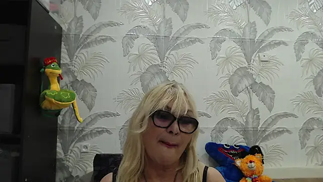 Snapshot of CamDiva113 chatting on 03-20-25, 03:04 CamDiva113 online show from 03-20-25, 03:04