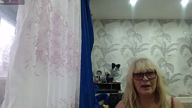 CamDiva113 online show from 11-14-25, 09:02