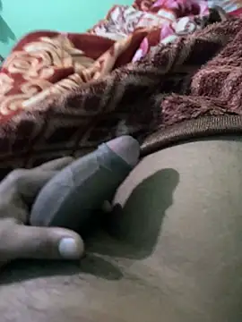 Snapshot of bebaboyes01 chatting on 10-25-25, 05:46 bebaboyes01 online show from 10-25-25, 05:46