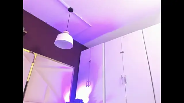 April bowie online show from 10-27-25, 11:33