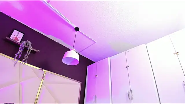 April bowie online show from 01-17-26, 11:36