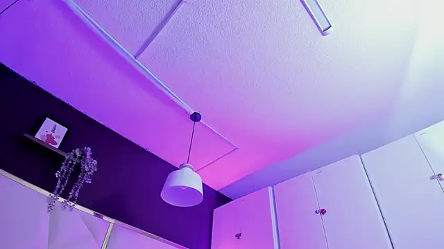 April bowie online show from 02-07-26, 11:29